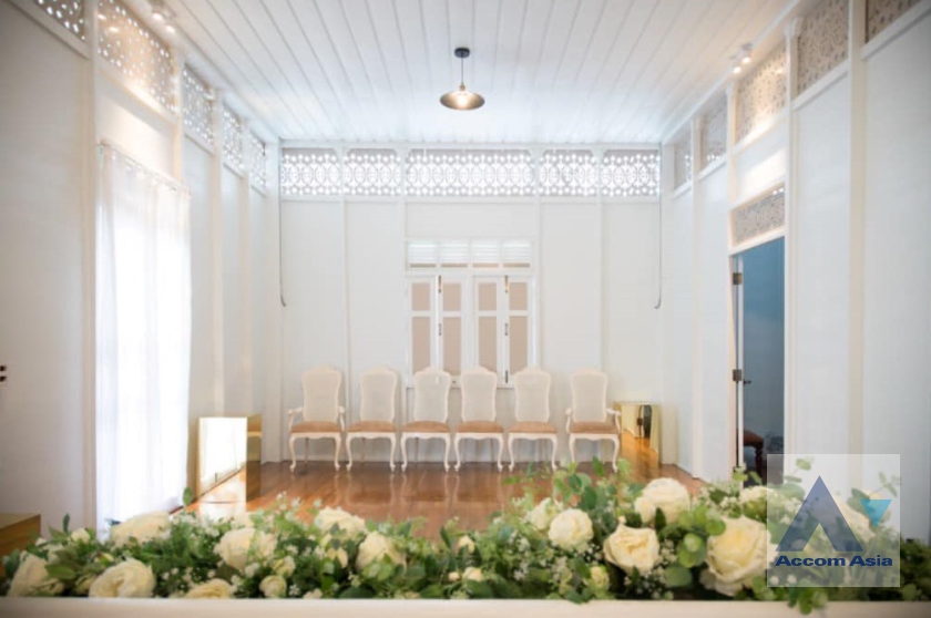 7  2 br House For Rent in Silom ,Bangkok MRT Sam Yan AA38016