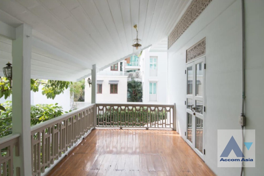 10  2 br House For Rent in Silom ,Bangkok MRT Sam Yan AA38016