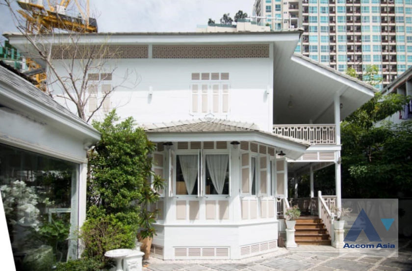  1  2 br House For Rent in Silom ,Bangkok MRT Sam Yan AA38016