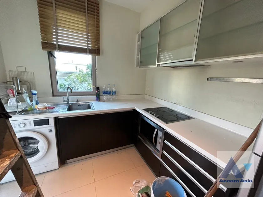  1  2 br Condominium For Rent in Sathorn ,Bangkok MRT Lumphini at The Lofts Yennakart AA38031