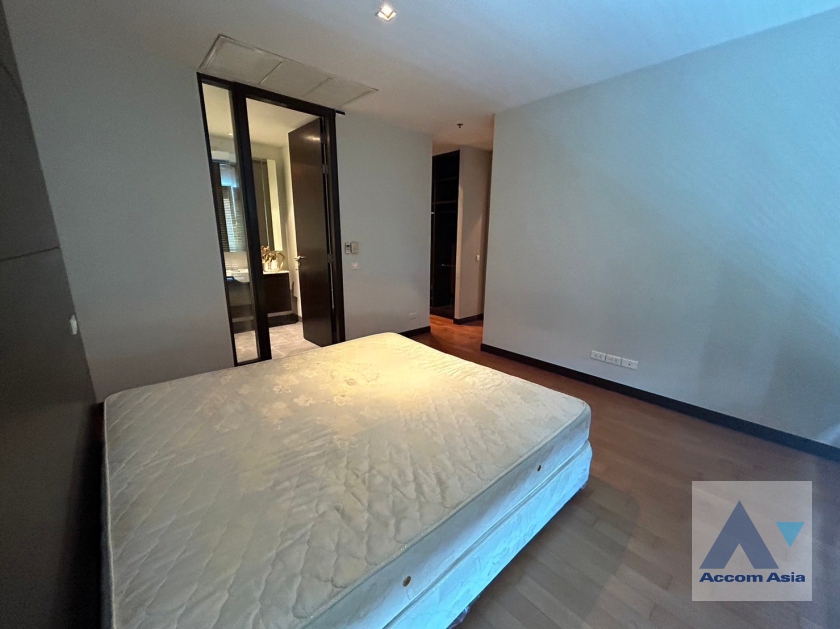5  2 br Condominium For Rent in Sathorn ,Bangkok BRT Thanon Chan at The Lofts Yennakart AA38031