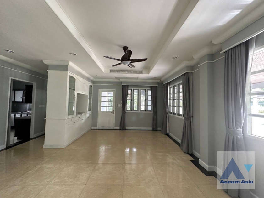 10  3 br House for rent and sale in Pattanakarn ,Bangkok BTS On Nut at Panya Pattanakarn Village AA38047
