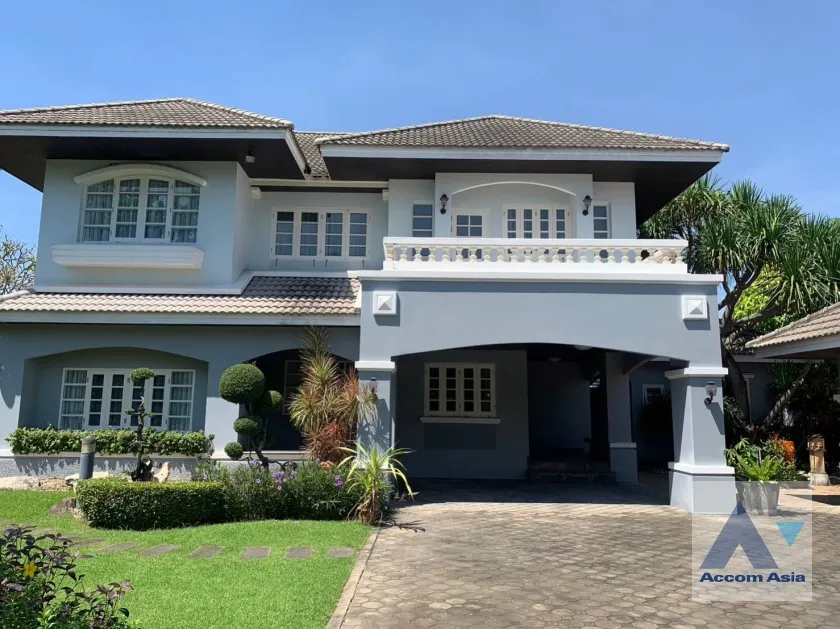 unit 3 Bedrooms  House For Rent & Sale in Pattanakarn, Bangkok  near BTS On Nut (AA38047)