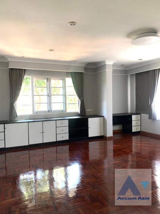 12  3 br House for rent and sale in Pattanakarn ,Bangkok BTS On Nut at Panya Pattanakarn Village AA38047