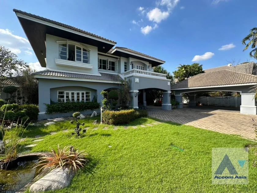 unit 3 Bedrooms  House For Rent & Sale in Pattanakarn, Bangkok  near BTS On Nut (AA38047)