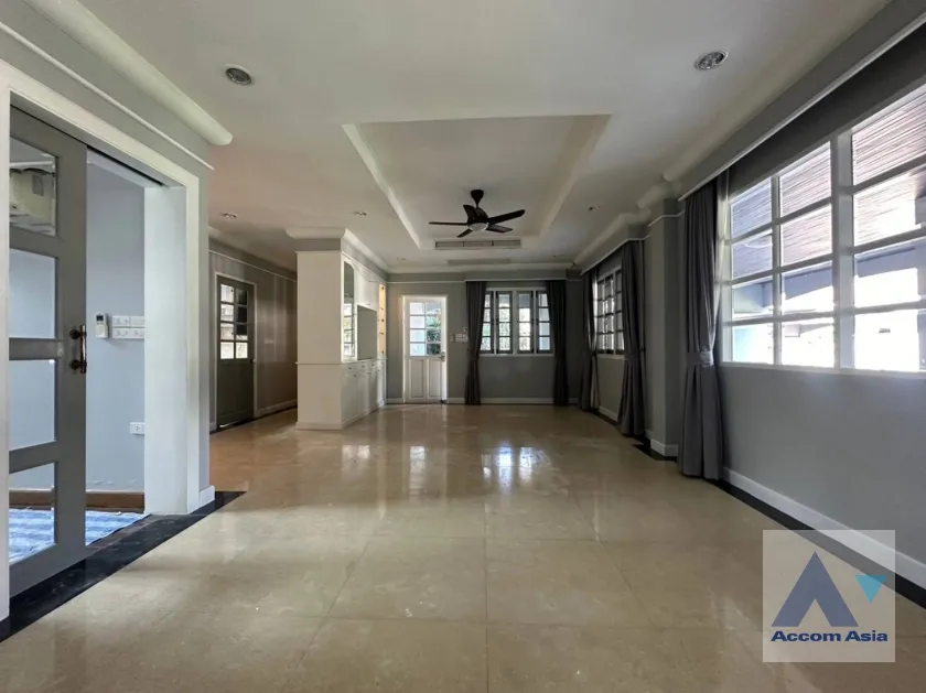  1  3 br House for rent and sale in Pattanakarn ,Bangkok BTS On Nut at Panya Pattanakarn Village AA38047