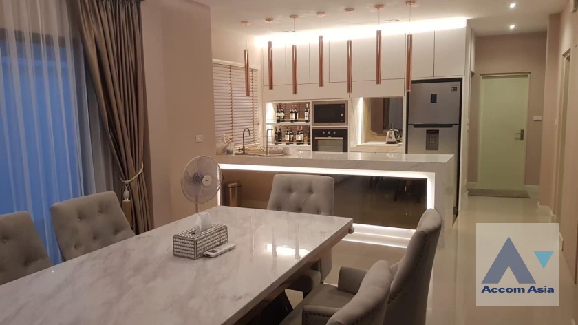  1  4 br House For Rent in Pattanakarn ,Bangkok  at Life Bangkok Boulevard Wongwaen-Onnut 2 AA38089