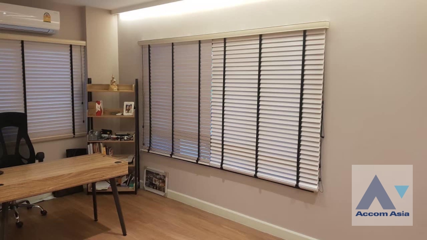 11  4 br House For Rent in Pattanakarn ,Bangkok  at Life Bangkok Boulevard Wongwaen-Onnut 2 AA38089