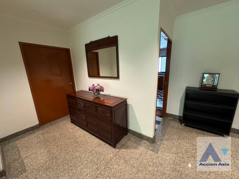 38  3 br Condominium for rent and sale in Sathorn ,Bangkok BTS Sala Daeng - MRT Lumphini at Sathorn Gardens AA38141