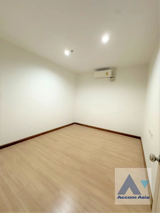 13  3 br Condominium For Rent in Charoen Nakhon ,Bangkok BTS Krung Thon Buri at Baan Sathorn Chaophraya AA38209