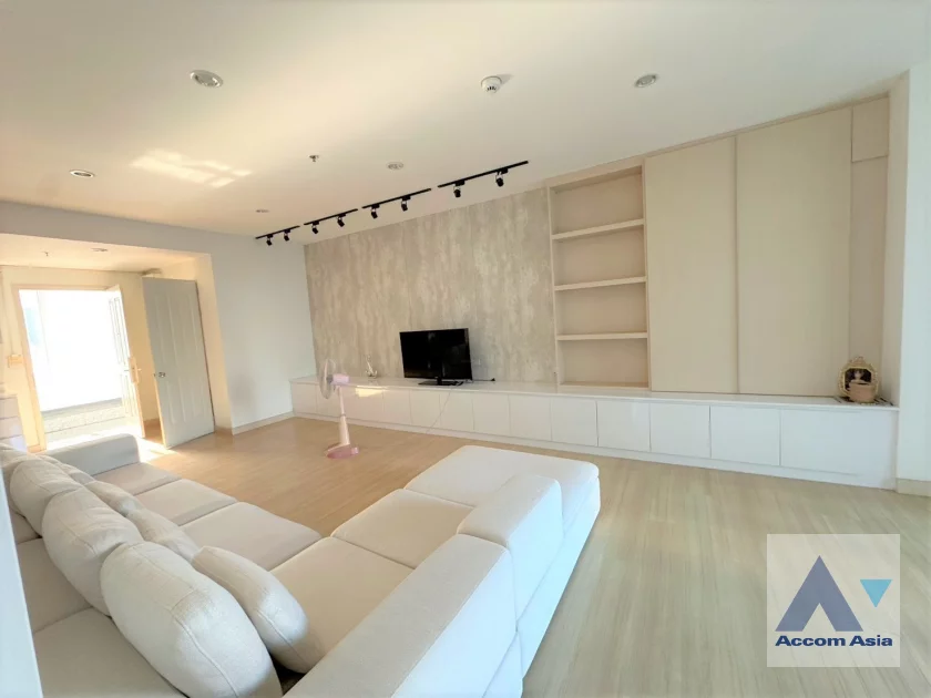  1  3 br Condominium For Rent in Charoen Nakhon ,Bangkok BTS Krung Thon Buri at Baan Sathorn Chaophraya AA38209