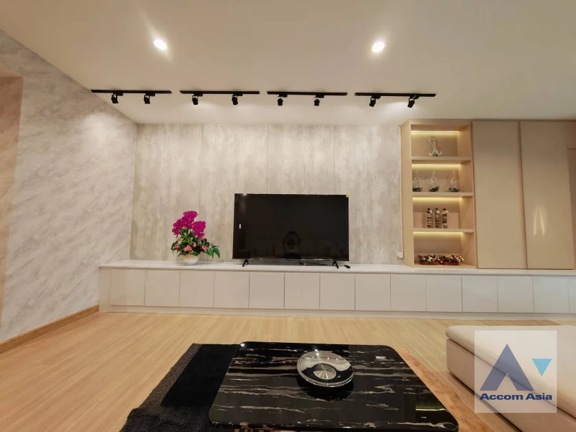  1  3 br Condominium For Rent in Charoen Nakhon ,Bangkok BTS Krung Thon Buri at Baan Sathorn Chaophraya AA38209
