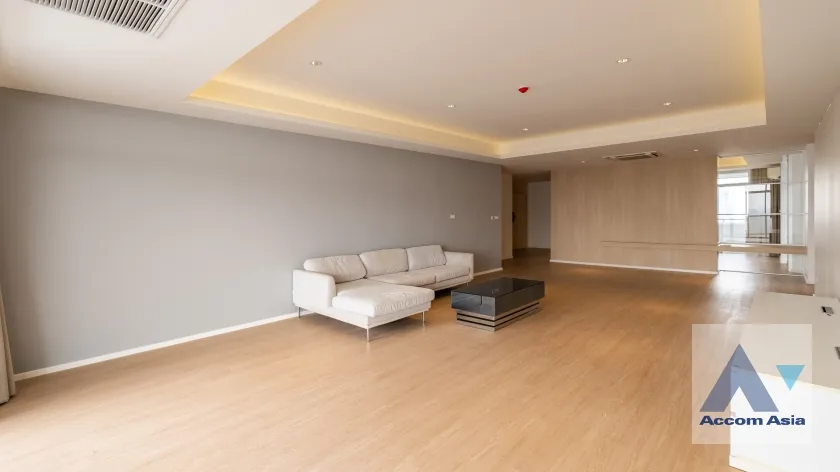 unit 3 Bedrooms  Condominium For Rent & Sale in Sukhumvit, Bangkok  near BTS Ekkamai (AA38232)