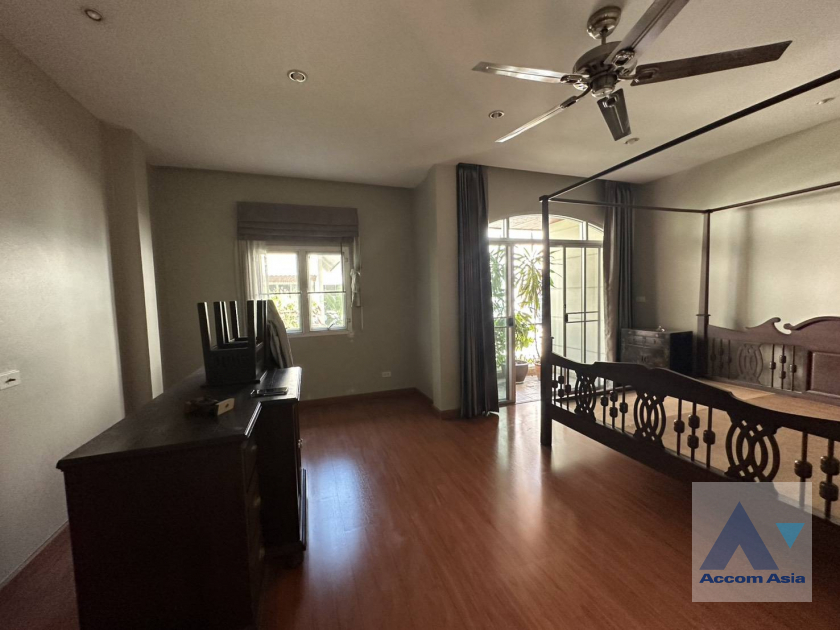 12  3 br House for rent and sale in Sukhumvit ,Bangkok BTS Nana 95248