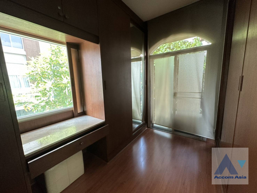 15  3 br House for rent and sale in Sukhumvit ,Bangkok BTS Nana 95248