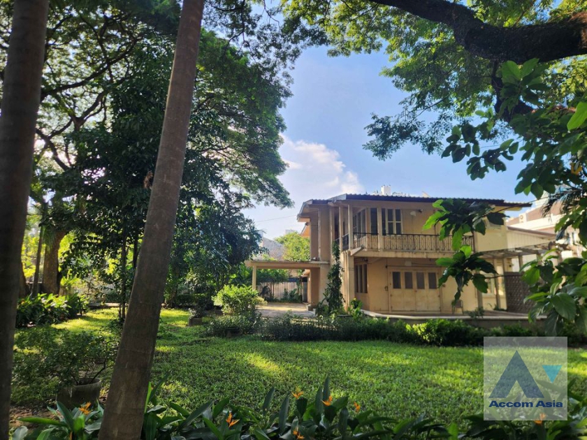  1  3 br House For Rent in Sukhumvit ,Bangkok BTS Phrom Phong AA38266