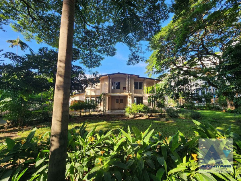  2  3 br House For Rent in Sukhumvit ,Bangkok BTS Phrom Phong AA38266