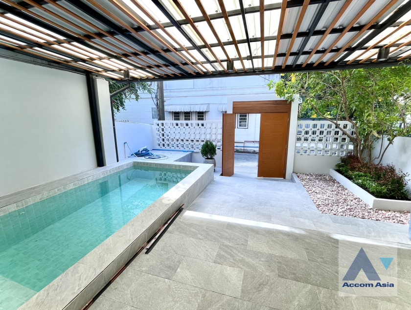 Private Swimming Pool house for rent in Phaholyothin, Bangkok Code AA38267
