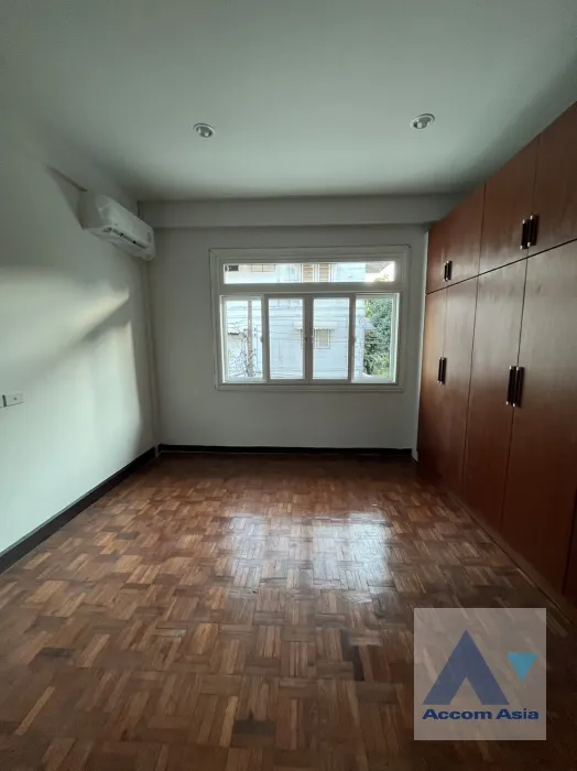 9  5 br House for rent and sale in Phaholyothin ,Bangkok BTS Saphan-Kwai AA38267