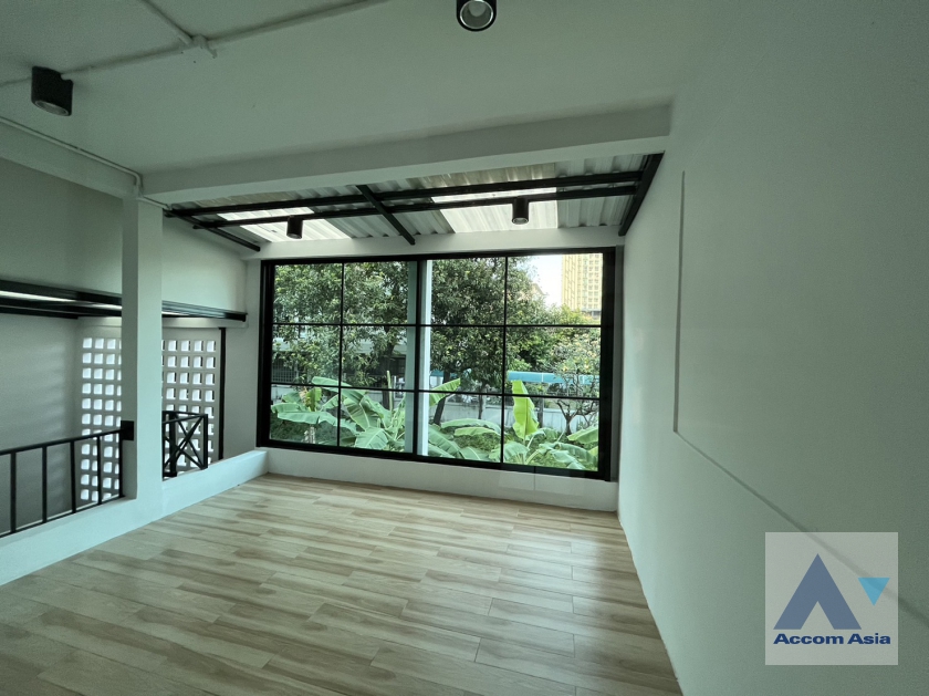 6  5 br House for rent and sale in Phaholyothin ,Bangkok BTS Saphan-Kwai AA38267