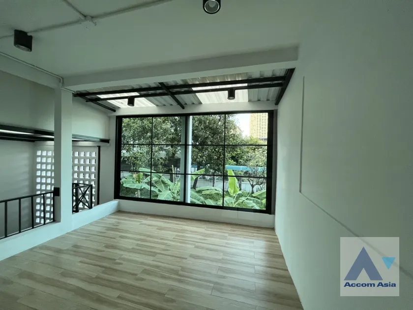 6  5 br House for rent and sale in Phaholyothin ,Bangkok BTS Saphan-Kwai AA38267