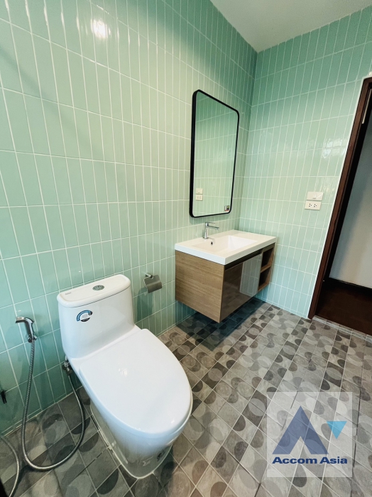 13  5 br House for rent and sale in Phaholyothin ,Bangkok BTS Saphan-Kwai AA38267