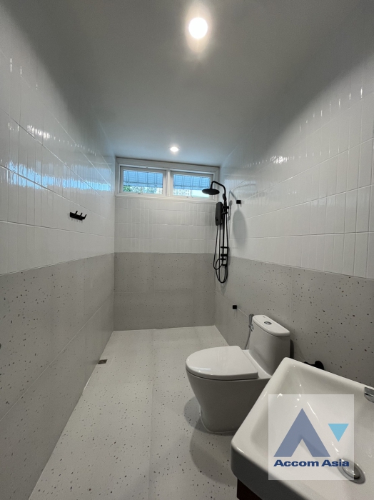 10  5 br House for rent and sale in Phaholyothin ,Bangkok BTS Saphan-Kwai AA38267