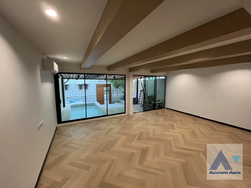 4  5 br House for rent and sale in Phaholyothin ,Bangkok BTS Saphan-Kwai AA38267