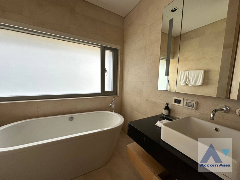 8  2 br Condominium for rent and sale in Silom ,Bangkok BTS Sala Daeng - MRT Silom at Saladaeng Residences AA38305