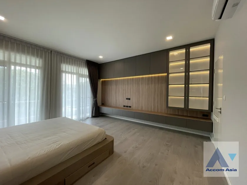 12  4 br House For Rent in Pattanakarn ,Bangkok  at Mantana Bangna-Wongwaen AA38405