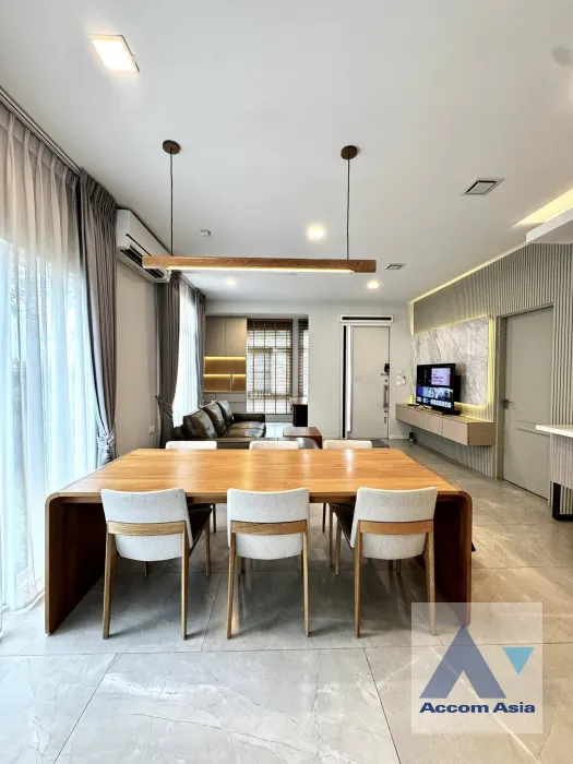 unitFully furnished detached house in compound for rent in Pattanakarn, Bangkok at Mantana Bangna-Wongwaen (AA38405)