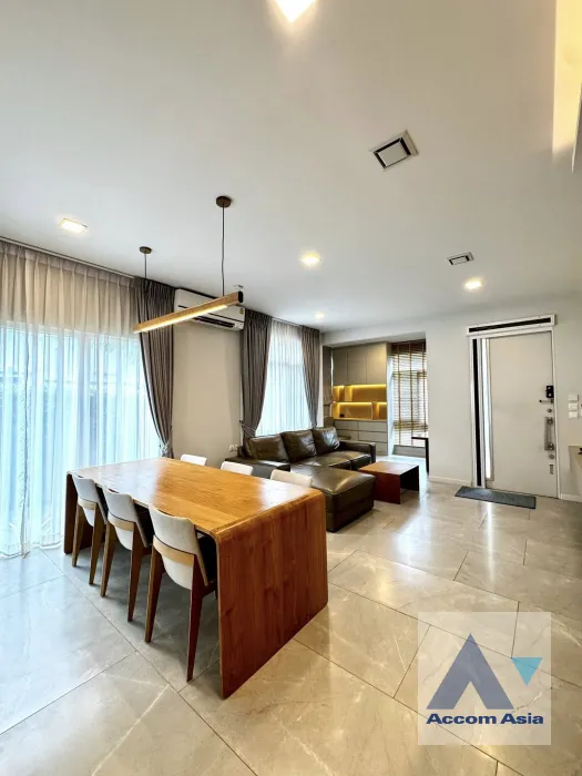 unitFully furnished detached house in compound for rent in Pattanakarn, Bangkok at Mantana Bangna-Wongwaen (AA38405)