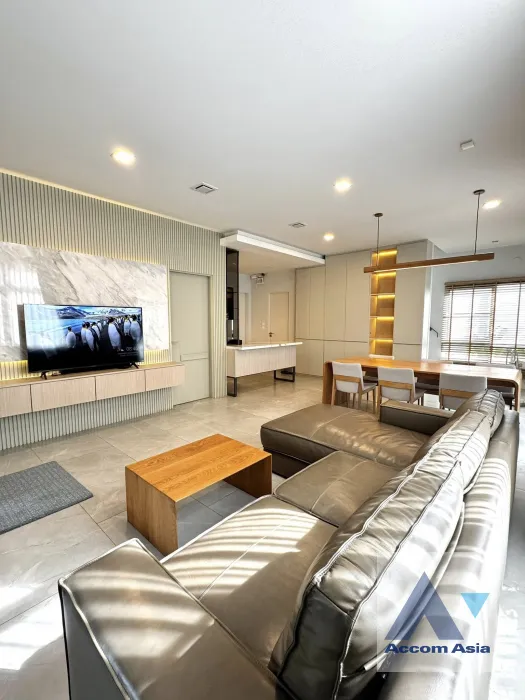 unitFully furnished detached house in compound for rent in Pattanakarn, Bangkok at Mantana Bangna-Wongwaen (AA38405)