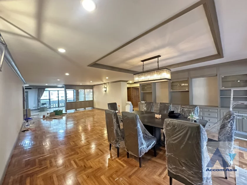 unit 3 Bedrooms  Condominium For Rent in Sukhumvit, Bangkok  near BTS Asok (AA38438)
