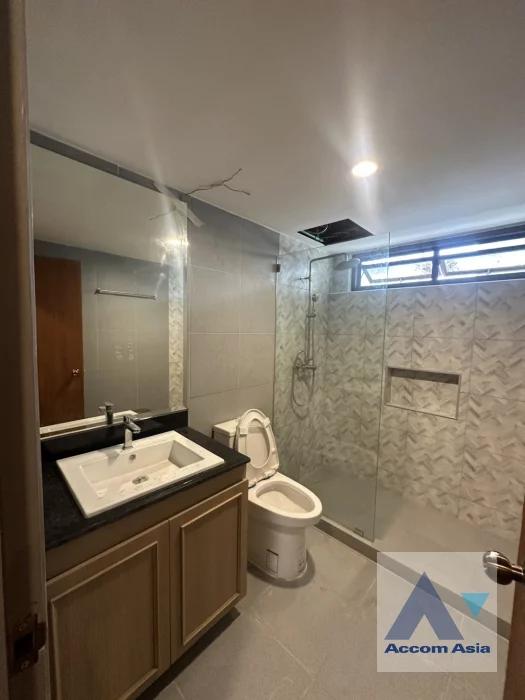 33  3 br Condominium For Rent in Sukhumvit ,Bangkok BTS Asok at Windsor Tower AA38438