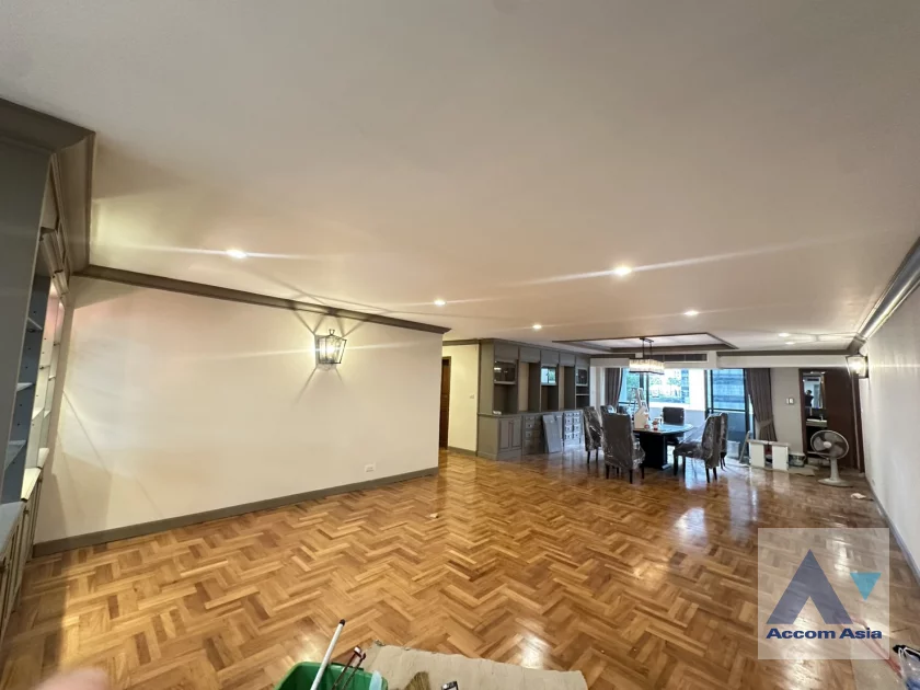 16  3 br Condominium For Rent in Sukhumvit ,Bangkok BTS Asok at Windsor Tower AA38438