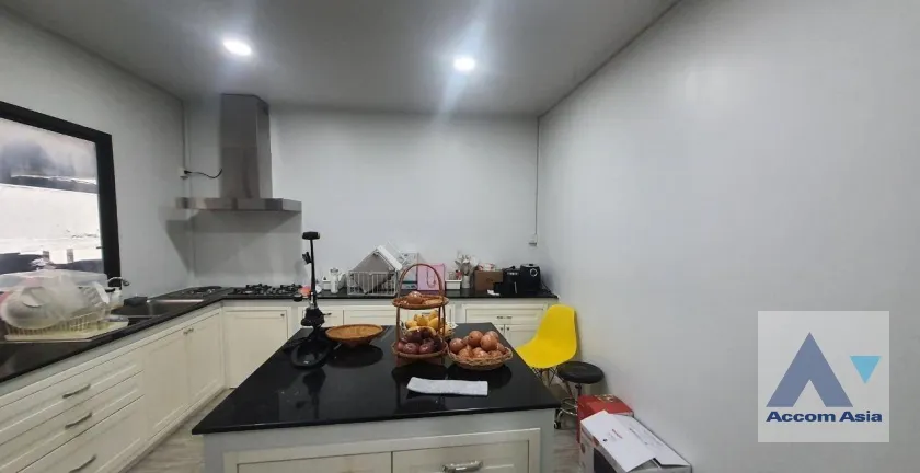 unitHome Office |  4 Bedrooms  Townhouse For Rent in Sukhumvit, Bangkok  near MRT Sukhumvit - BTS Asok (AA38445)
