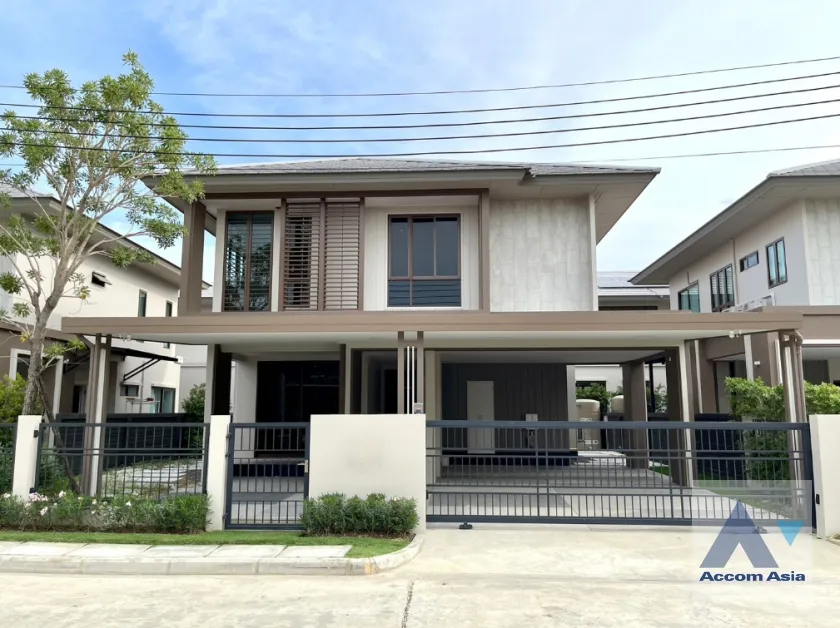 unit 4 Bedrooms  House For Sale in Ramkhamhaeng, Bangkok  (AA38527)