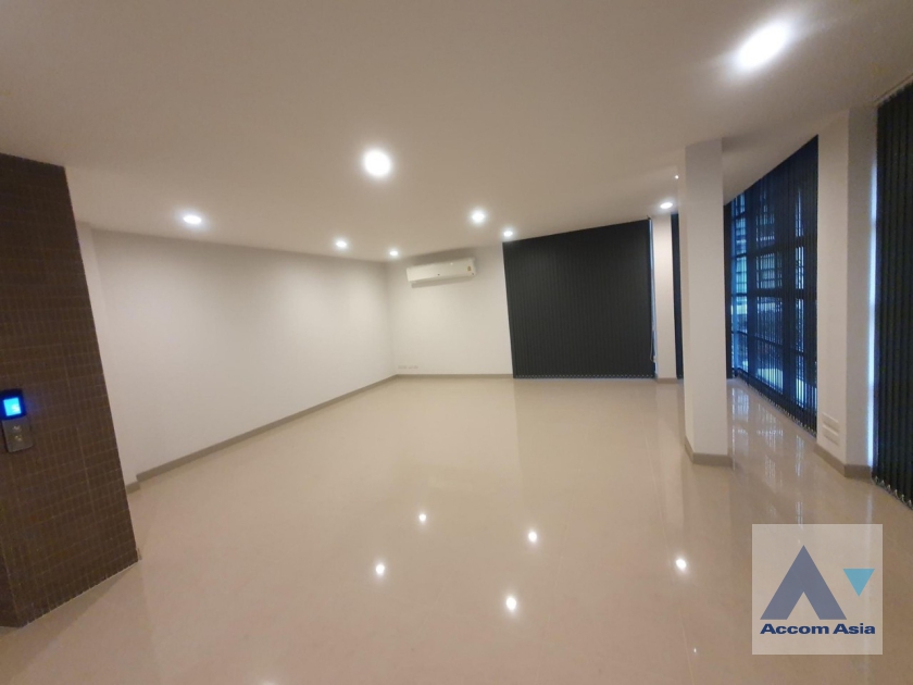 6  3 br House For Rent in Ratchadaphisek ,Bangkok  at Premium Place  AA38580
