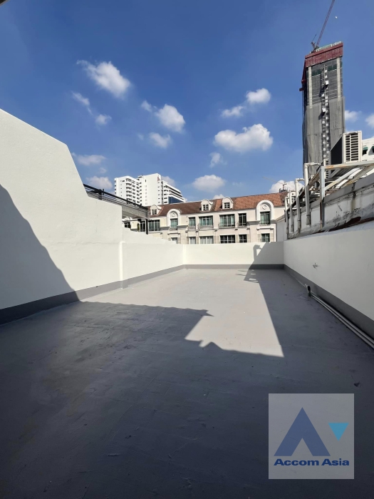 17  2 br Townhouse For Rent in Sukhumvit ,Bangkok BTS Thong Lo AA38590