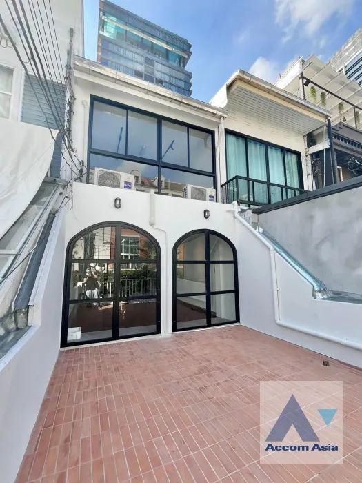  2  2 br Townhouse For Rent in Sukhumvit ,Bangkok BTS Thong Lo AA38590