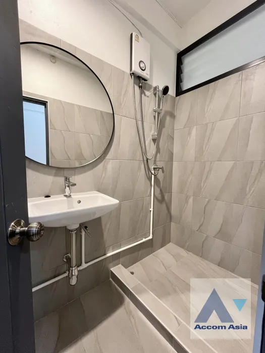 21  2 br Townhouse For Rent in Sukhumvit ,Bangkok BTS Thong Lo AA38590