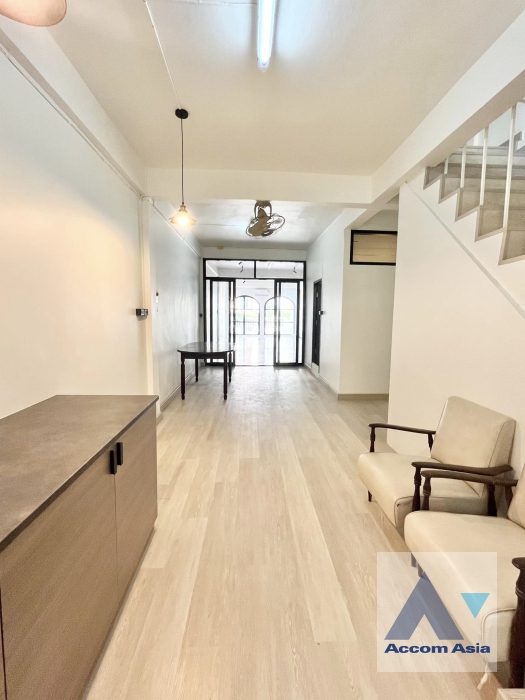 9  2 br Townhouse For Rent in Sukhumvit ,Bangkok BTS Thong Lo AA38590