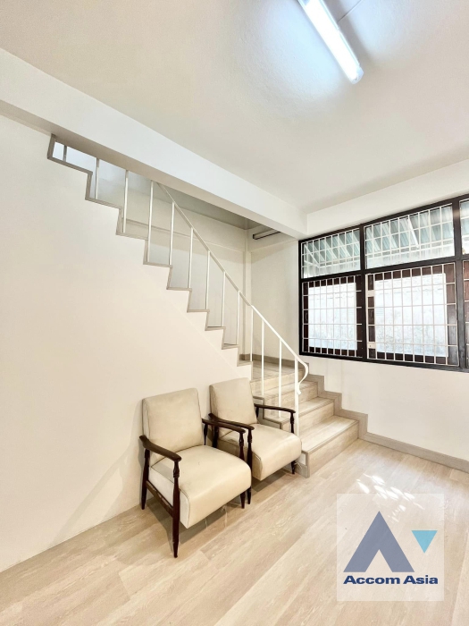 11  2 br Townhouse For Rent in Sukhumvit ,Bangkok BTS Thong Lo AA38590