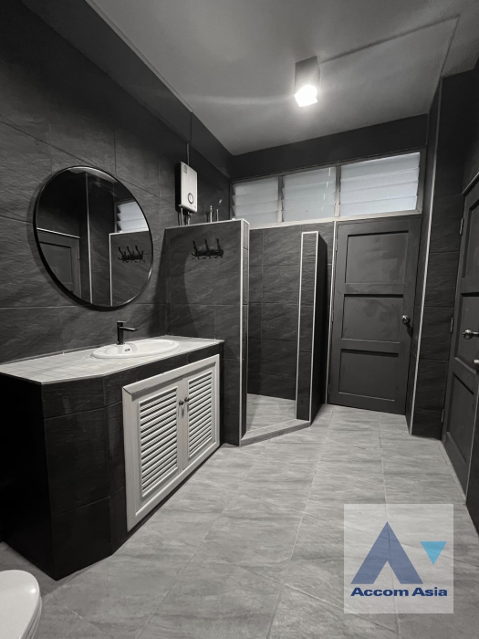 18  2 br Townhouse For Rent in Sukhumvit ,Bangkok BTS Thong Lo AA38590