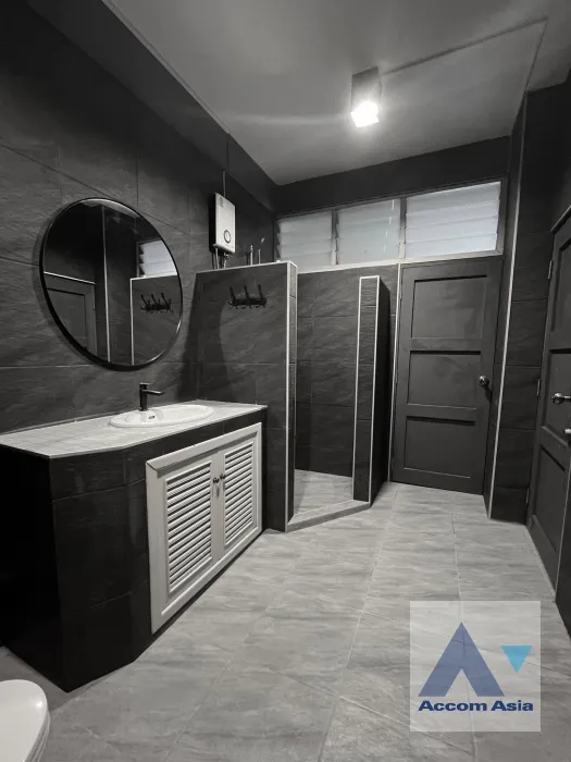 18  2 br Townhouse For Rent in Sukhumvit ,Bangkok BTS Thong Lo AA38590