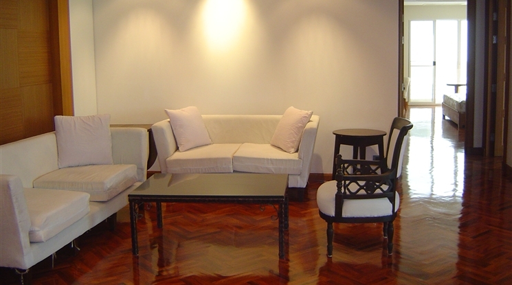  2  3 br Apartment For Rent in Sukhumvit ,Bangkok BTS Nana at Fully Furnished Apartment, Only 2 mins walk to BTS 15282