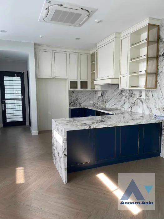  1  5 br House For Sale in Latkrabang ,Bangkok ARL Ban Thap Chang at Nantawan Rama 9 New Krungthepkreetha AA38602