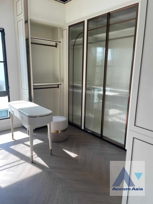 4  5 br House For Sale in Latkrabang ,Bangkok ARL Ban Thap Chang at Nantawan Rama 9 New Krungthepkreetha AA38602