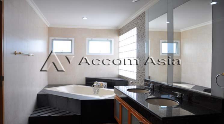 9  4 br Apartment for rent and sale in Sukhumvit ,Bangkok BTS Nana at Fully Furnished Apartment, Only 2 mins walk to BTS 15284